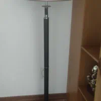 آباژور ایستاده