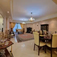 بالای ولنجک آپارتمان سه خواب نورگیر عالی