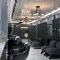 نظافتچی خانم جهت نظافت سالن زیبایی زنانه