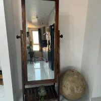 آیینه چوبی خاص که بوی زندگی میده