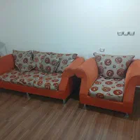 2 عدد قالی و 4 سری مبل فروش فوری