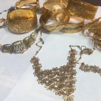 ۲۰۰ گرم طلای نو ۳۰۰بالا تابلو یکجا