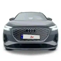 AUDI  Q4  etron  حواله