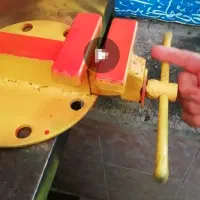 گیره آهنی رومیزی