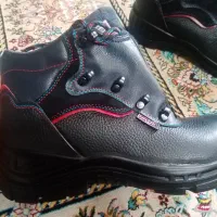 دو جفت کفش کار|کیف، کفش، کمربند|صدرا-فارس, فاز ۱|دیوار