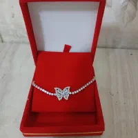 دستبند زنانه نگین دار طرح پروانه