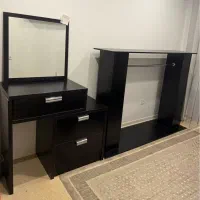 رگال و‌میز آرایش