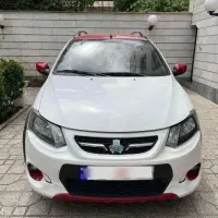 کوییک R سفید قرمز ، بی رنگ بدون خط و خش