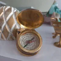 قطب نما قدیمی وسالم وقابل استفاده