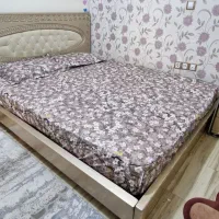 تخت دونفره به همراه پاتختی و دراور|تخت و سرویس خواب|ماهدشت, |دیوار