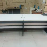 دو عدد میز بزرگ   ۳ عدد میز کوچک