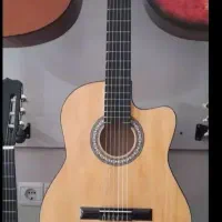 گیتار  در حد نو مدل کینگ