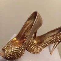 کفش مجلسی رنگ بژ و طلایی