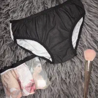 لباس زیر صبا|لباس|مشهد, کشف|دیوار