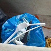 آویز پلاستیکی