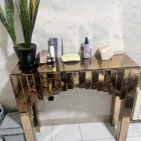 کنسول شیشه ایی