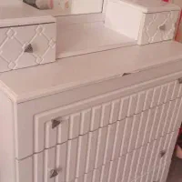 تخت و میز آرایش