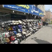 فروشنده کفش و صندل