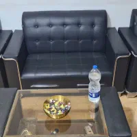 مبل اداری خیلی تمیز به همراه گل میز