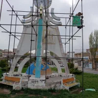 داربست فلزی و تخته زیر پایی