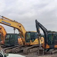 خاکبرداری گودبرداری مینی بیل و پیکور . پاکت