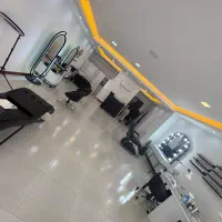 تمامی وسایل آرایشگاه نو میباشد