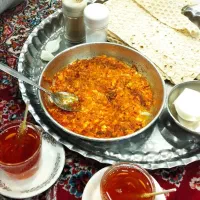 پارکبان و کارگر ساده و سری زن نیازمندیم .