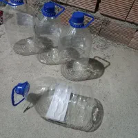 بطری پنچ لیتری خالی|ظروف نگهدارنده، پلاستیکی، یک‌بارمصرف|آق قلا, |دیوار