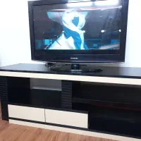 تلوزیون سامسونگ همراه میزش