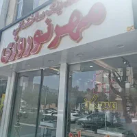 رهن و اجاره/170 متر/حاشیه خیابان/طبقه سوم/اسانسور