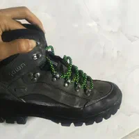 کفش کوهنوردی لوا
