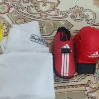 لباس ودستکش زانوبند کاراته