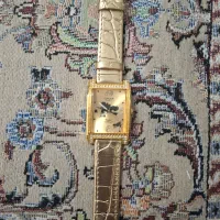 ساعت مچی رنگ طلایی