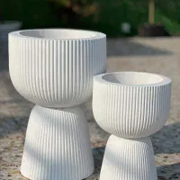 گلدان فایبر گلاس پایه دار مدل مارانتا