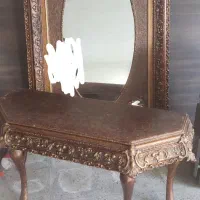 میز و آینه