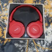 هدفون قرمز