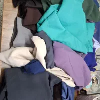 تعدادی مقنعه فقط چند بار پوشیده شده