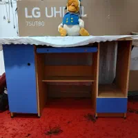 میز کامپیوتر در عالی شهر