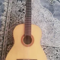 گیتار کلاسیک همراه باکیف