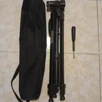 سه پایه دوربین