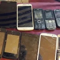 چندتا گوشی ساده و رم خور و انواع شارژر گوشی