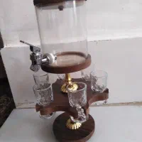 کلمن همراه با جام با پایه چوبی و چرخشی