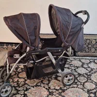 کالسکه دوقلو