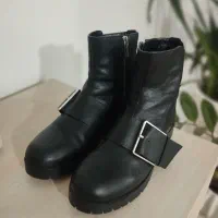 نیم بوت برند استرادیواریوس|کیف، کفش، کمربند|گرگان, |دیوار