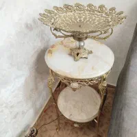 چند عدد ویترین برنج و لوستر برنج و میز خاطره|بوفه، ویترین، کنسول|ری, شهادت|دیوار