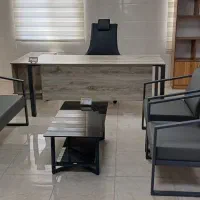 مدیر فروش شرکت تولیدی لوازم برق