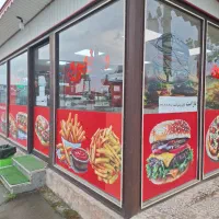 نیروی کار خانم در ساندویچی