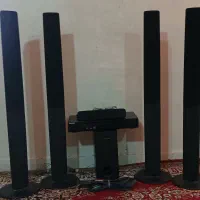 تعدادی باند همراه با متعلقات مربوطه