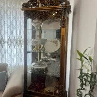 بوفه چوبی طلایی رنگ