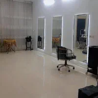 واگذاری کامل سالن  زیبایی آرایشگاه|خدمات آرایشگری و زیبایی|اصفهان, پروین|دیوار